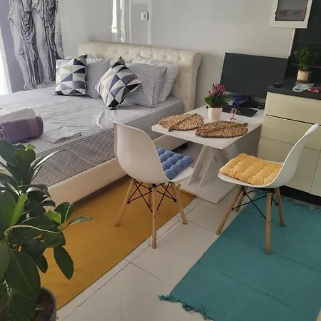 Hause By 3 * Athens