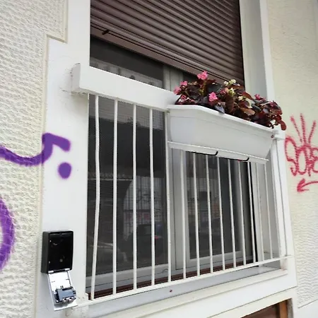 Hause By 3 * Athens